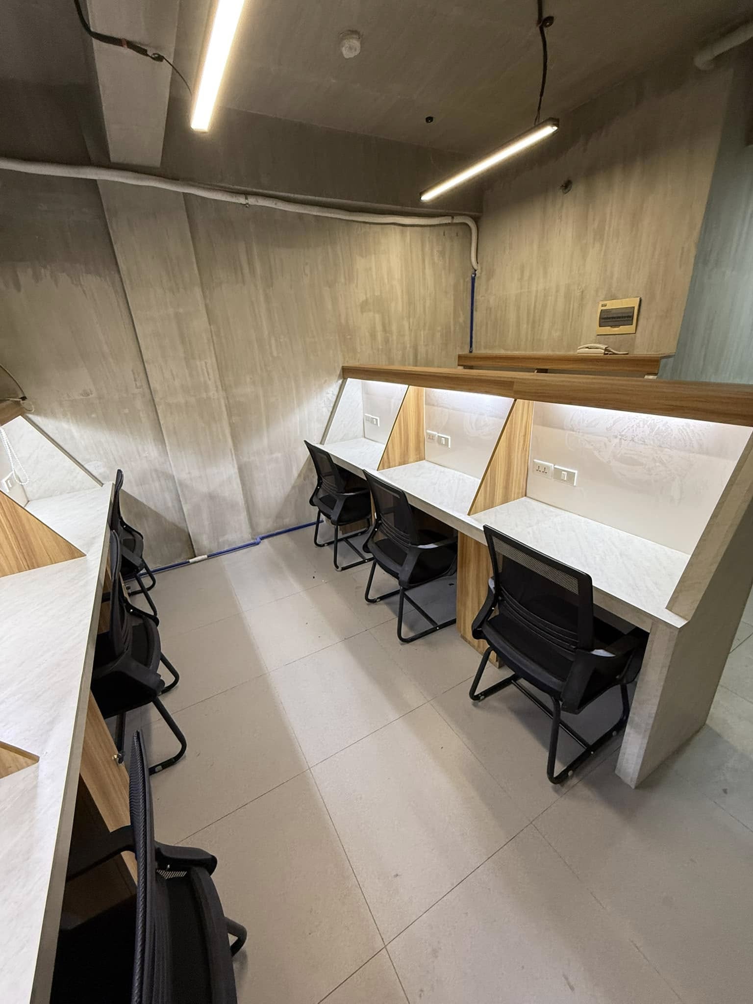 Book SureDesk NightShift for Only P250 - Image 5