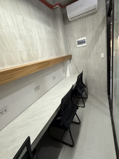 Trio Room: Book Private Study Room for 3 - Image 4