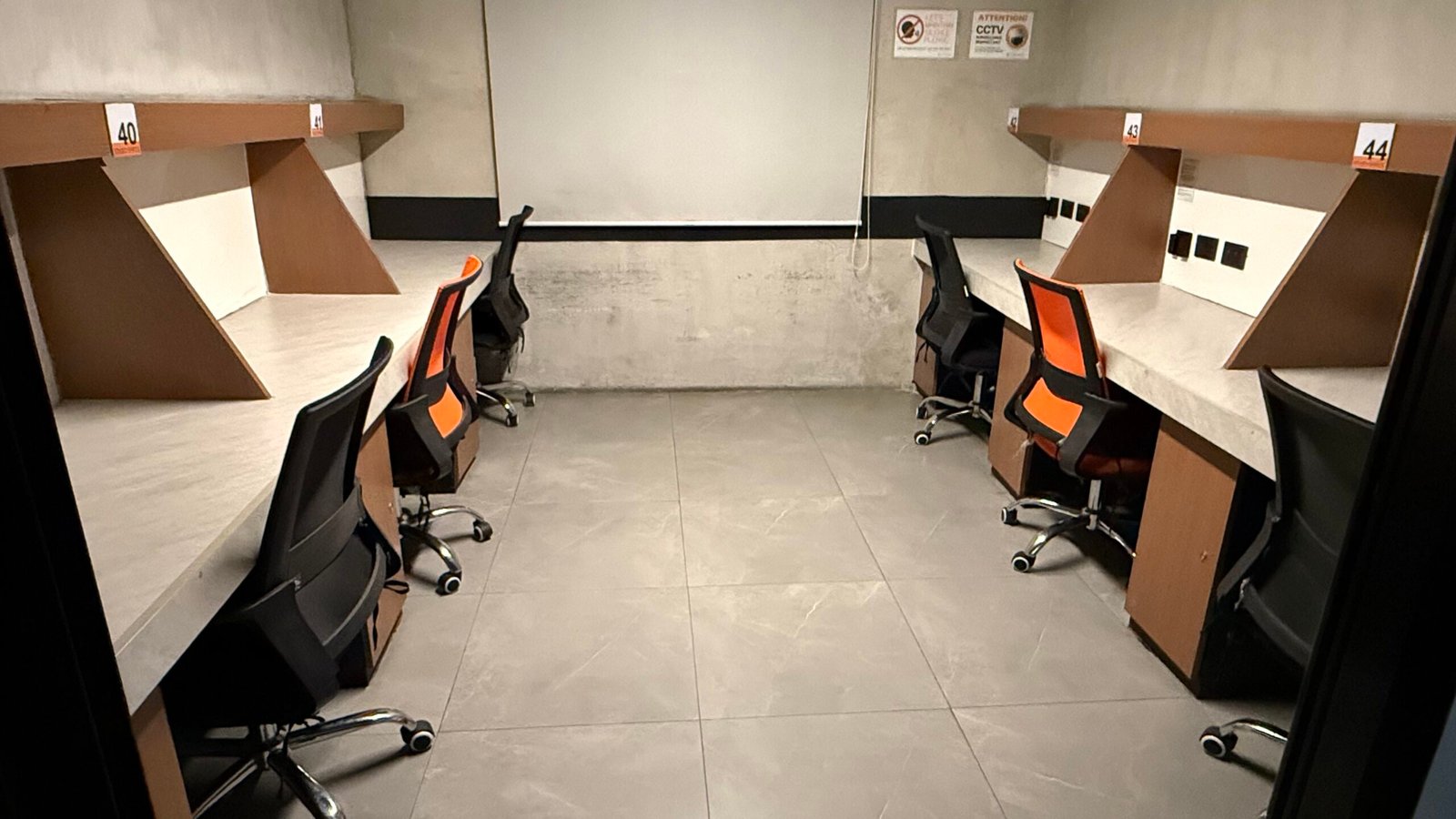 Sakto SureDesks
