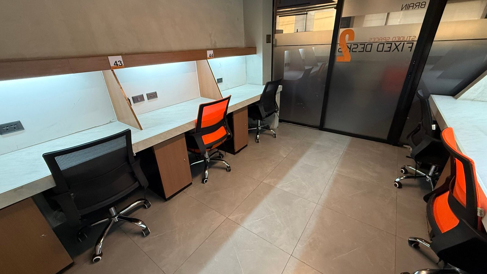 Sakto SureDesks
