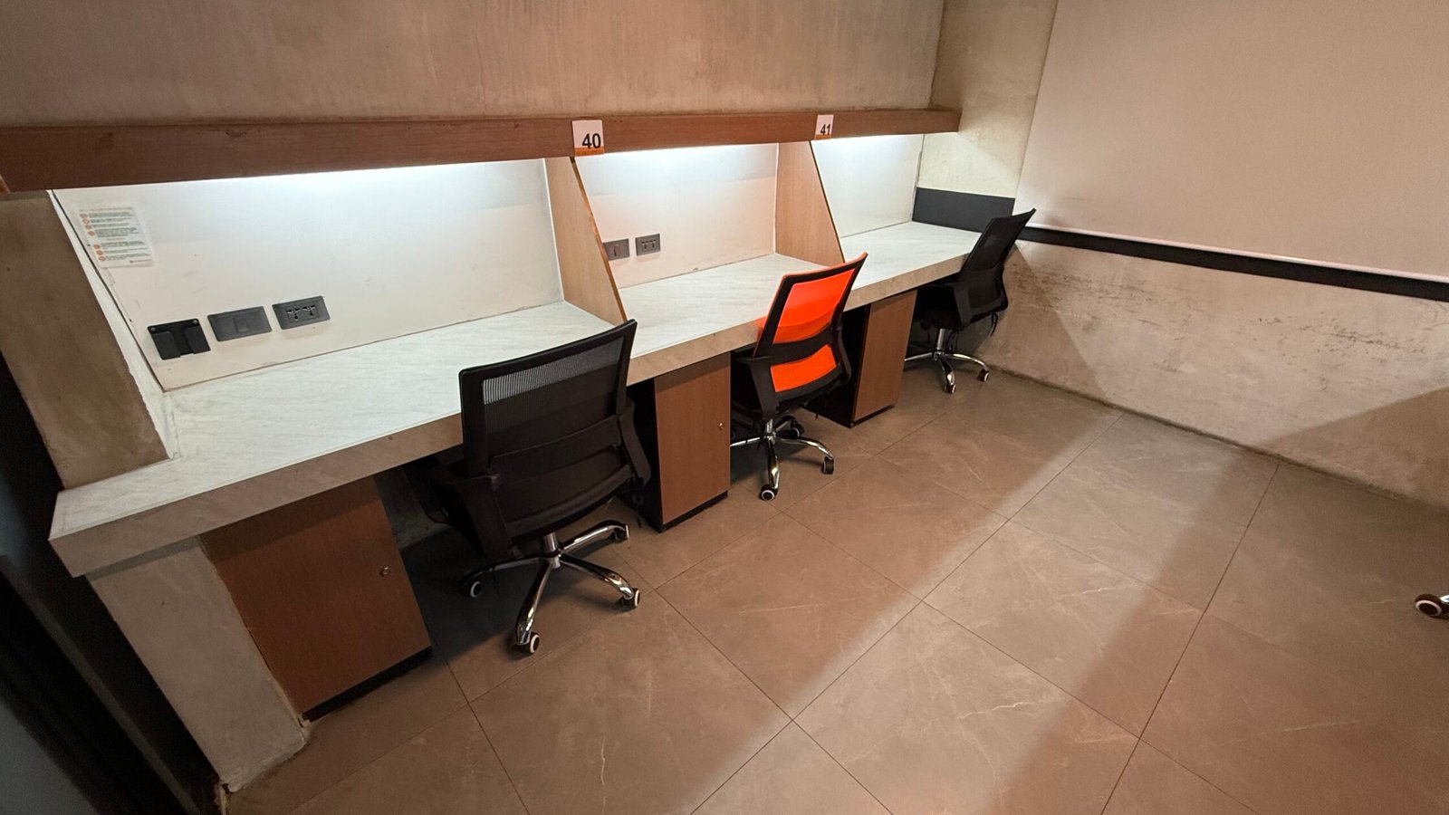 Sakto SureDesks